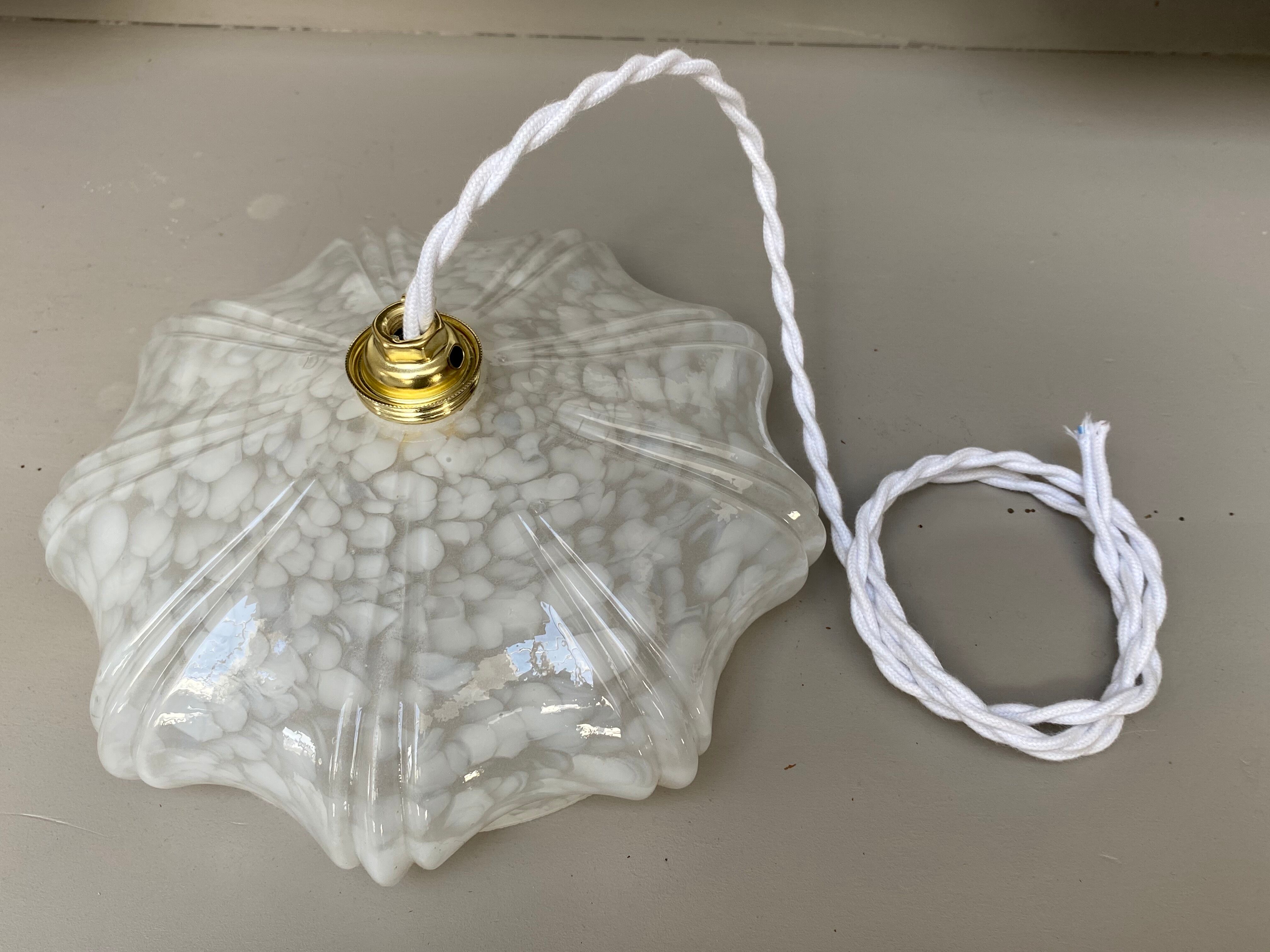 Art Deco suspension in clichy glass
