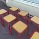 Lot de 10 tabouret bas carré en métal rouge - bois - atelier - industriel
