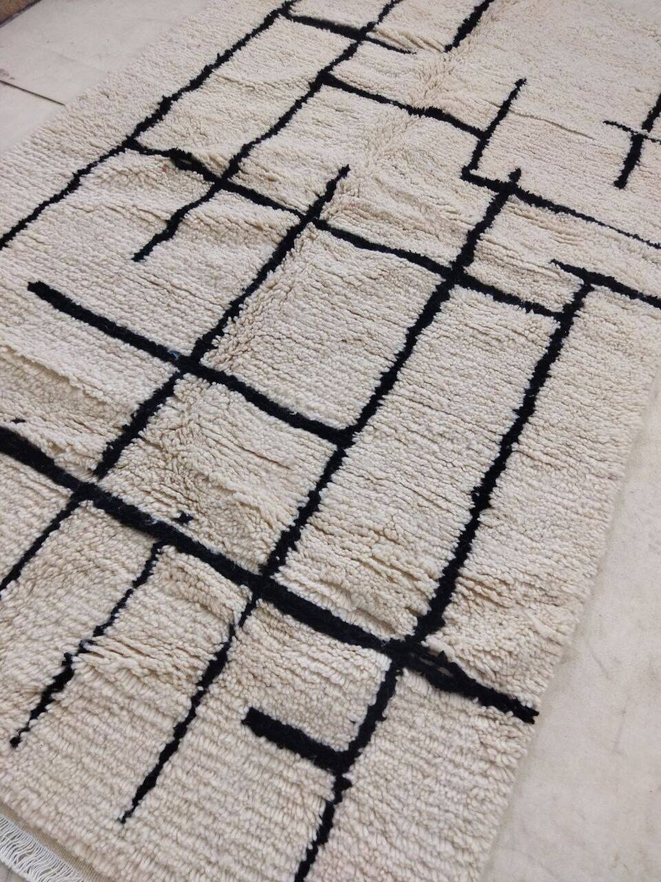 Handmade Moroccan Berber Rug 260 X 148CM