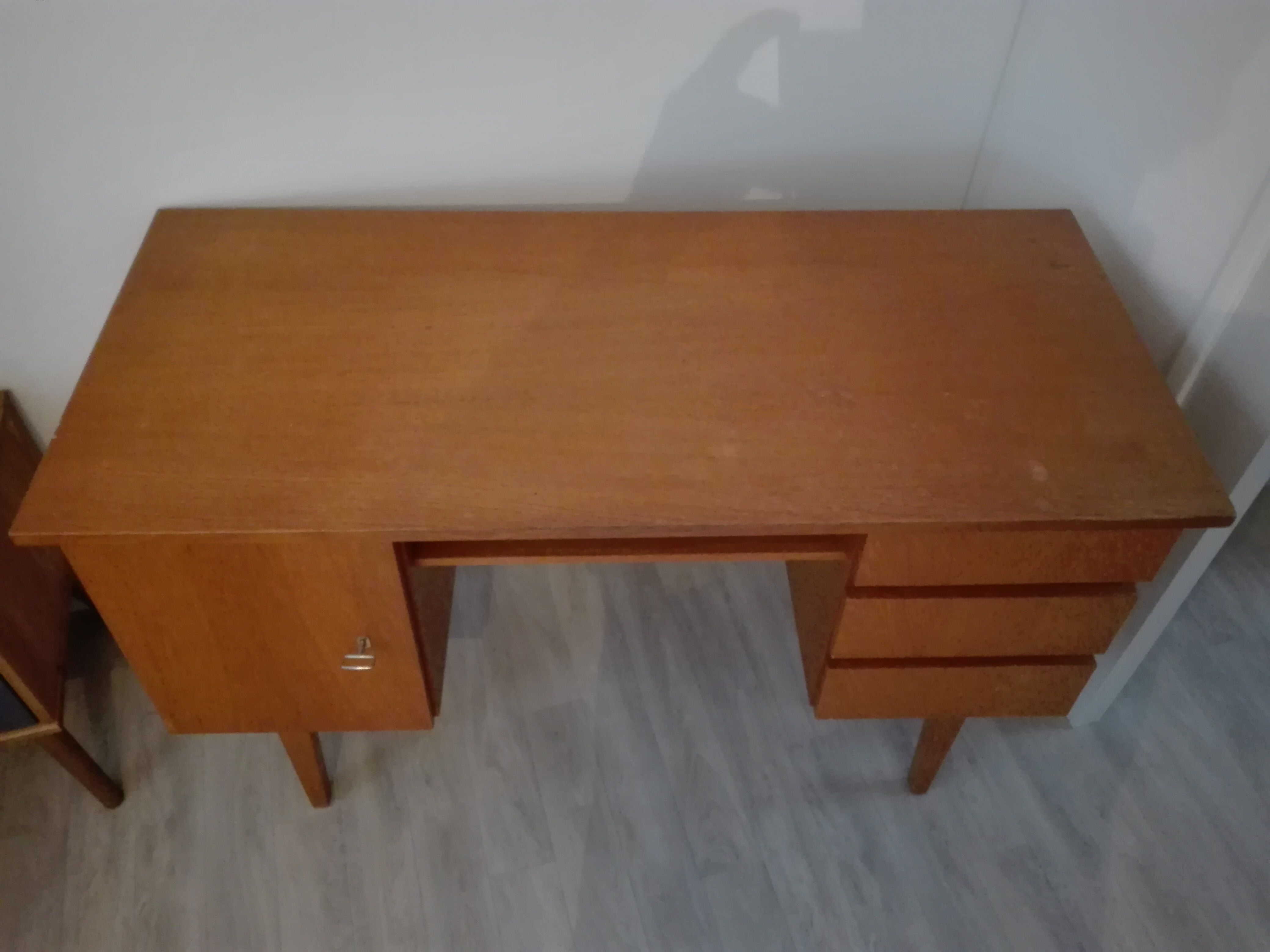 Bureau pieds compas style scandinave