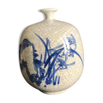 Vase ball with flattened pinched collar