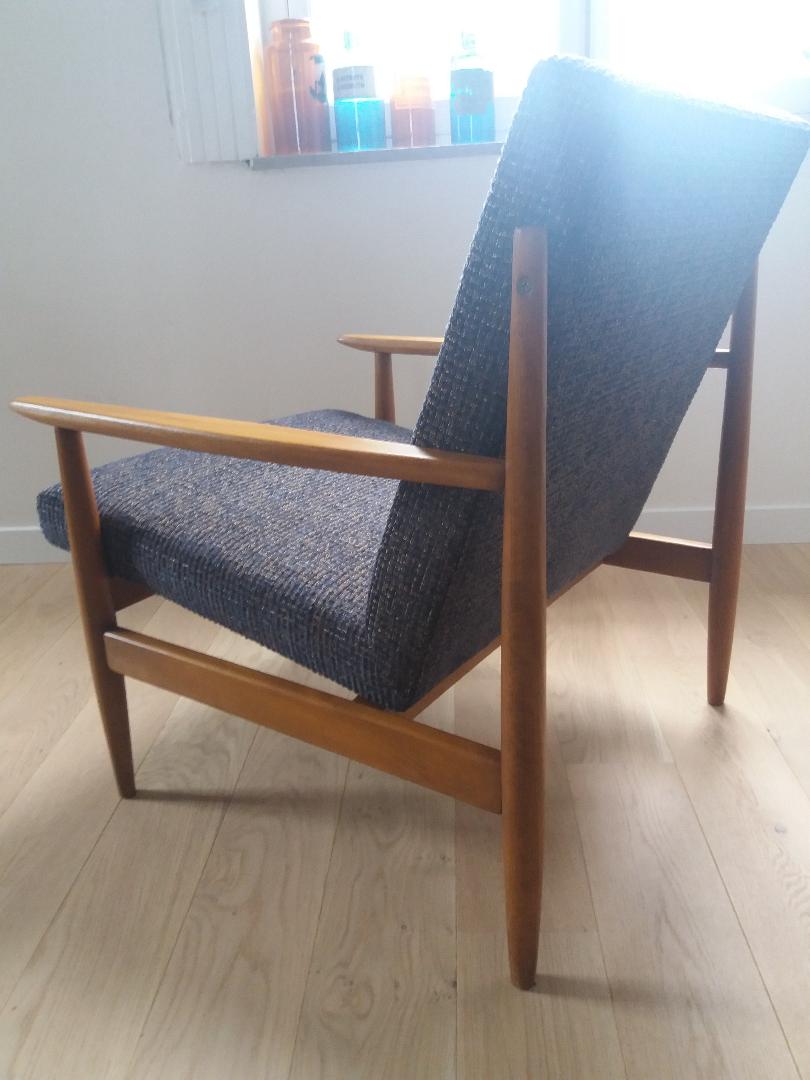 Fauteuil scandinave bleu