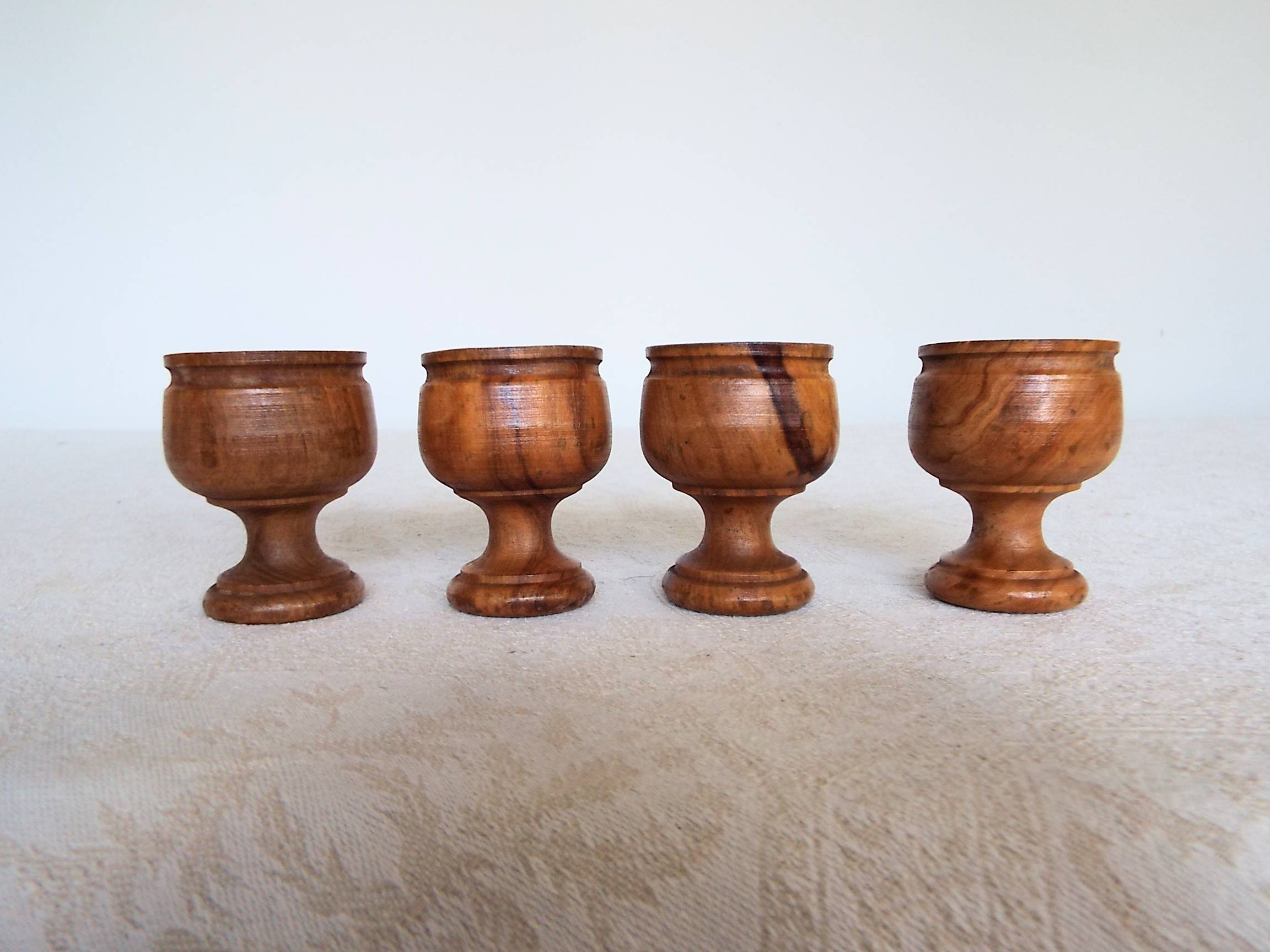 4 wooden cockroaches