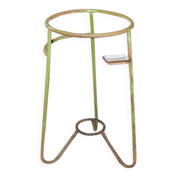 Vintage green circular iron jardinière from Hungary, 1940s, with a tripod base.