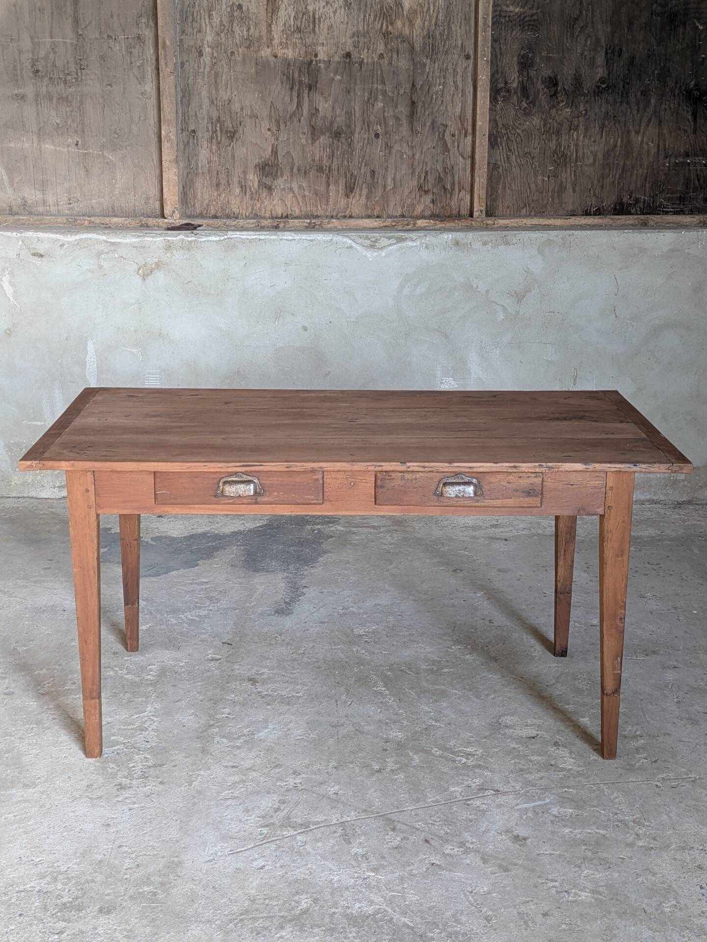 Farm table