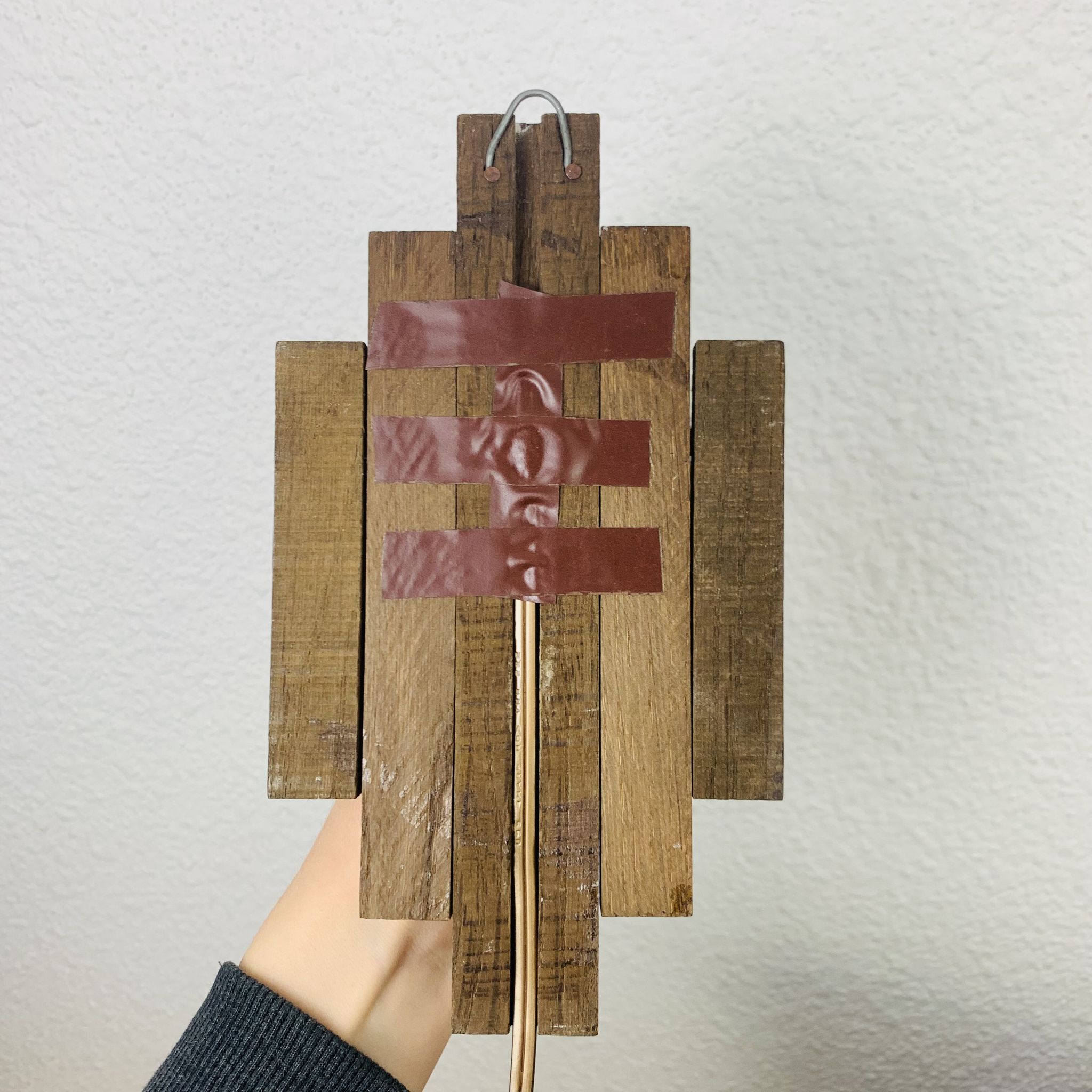 Applique lanterne art déco bois