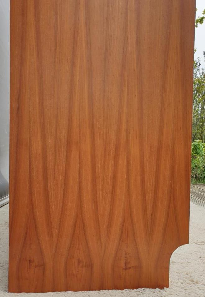 Scandinavian dressing cabinet with round mirror