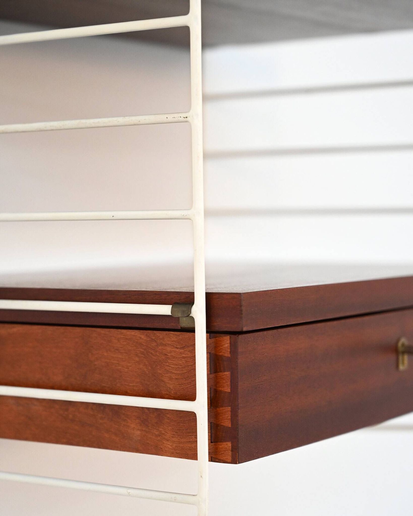 “BFB-hyllan” wall shelving unit by Nisse Strinning for String, 1950s