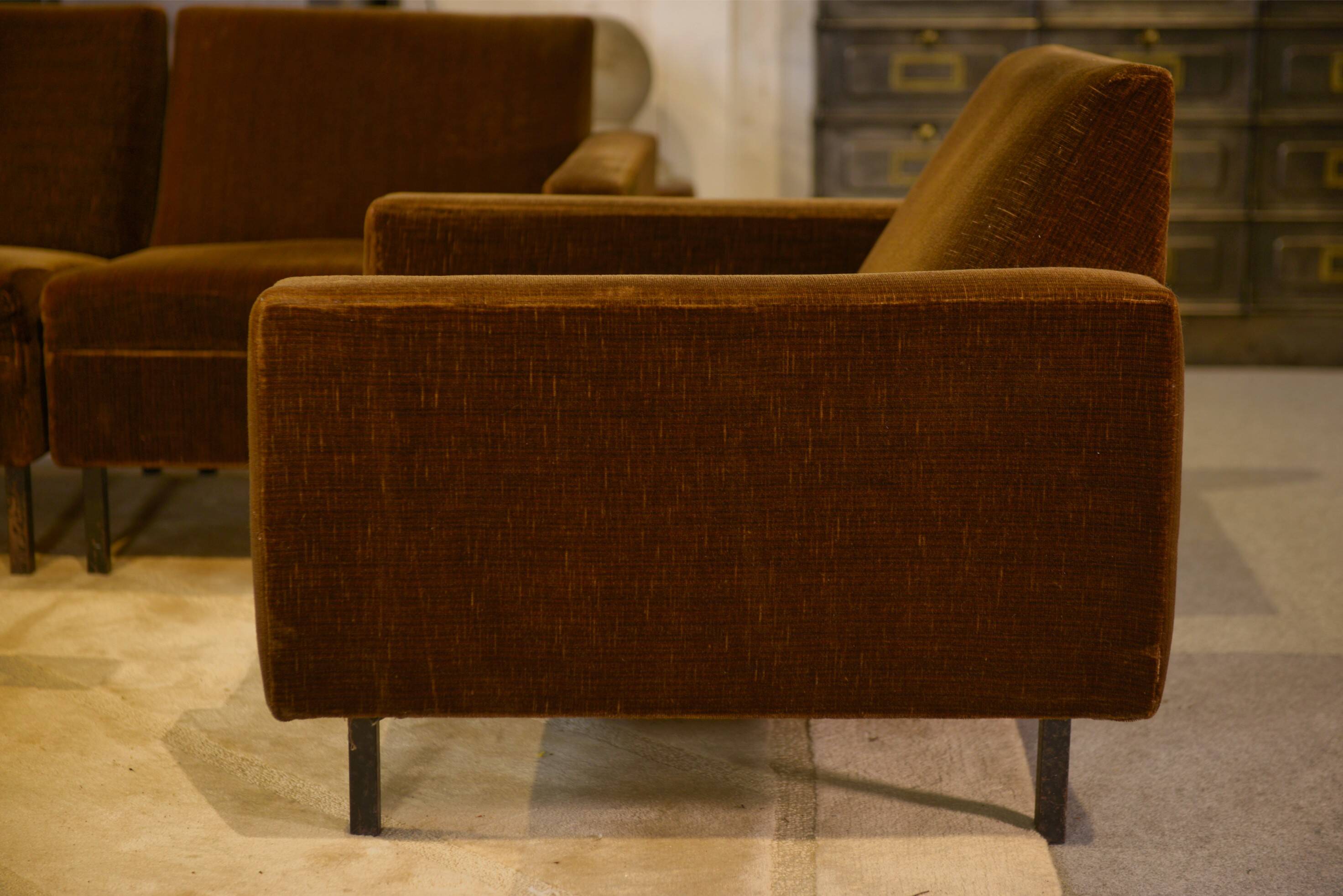 Ensemble canapé et 2 fauteuils en velours marron 1960’s