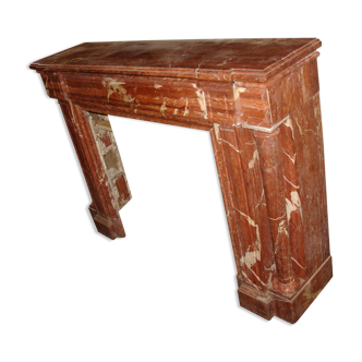 Fireplace columns in red marble of Languedoc and dating from the end of the XIX century