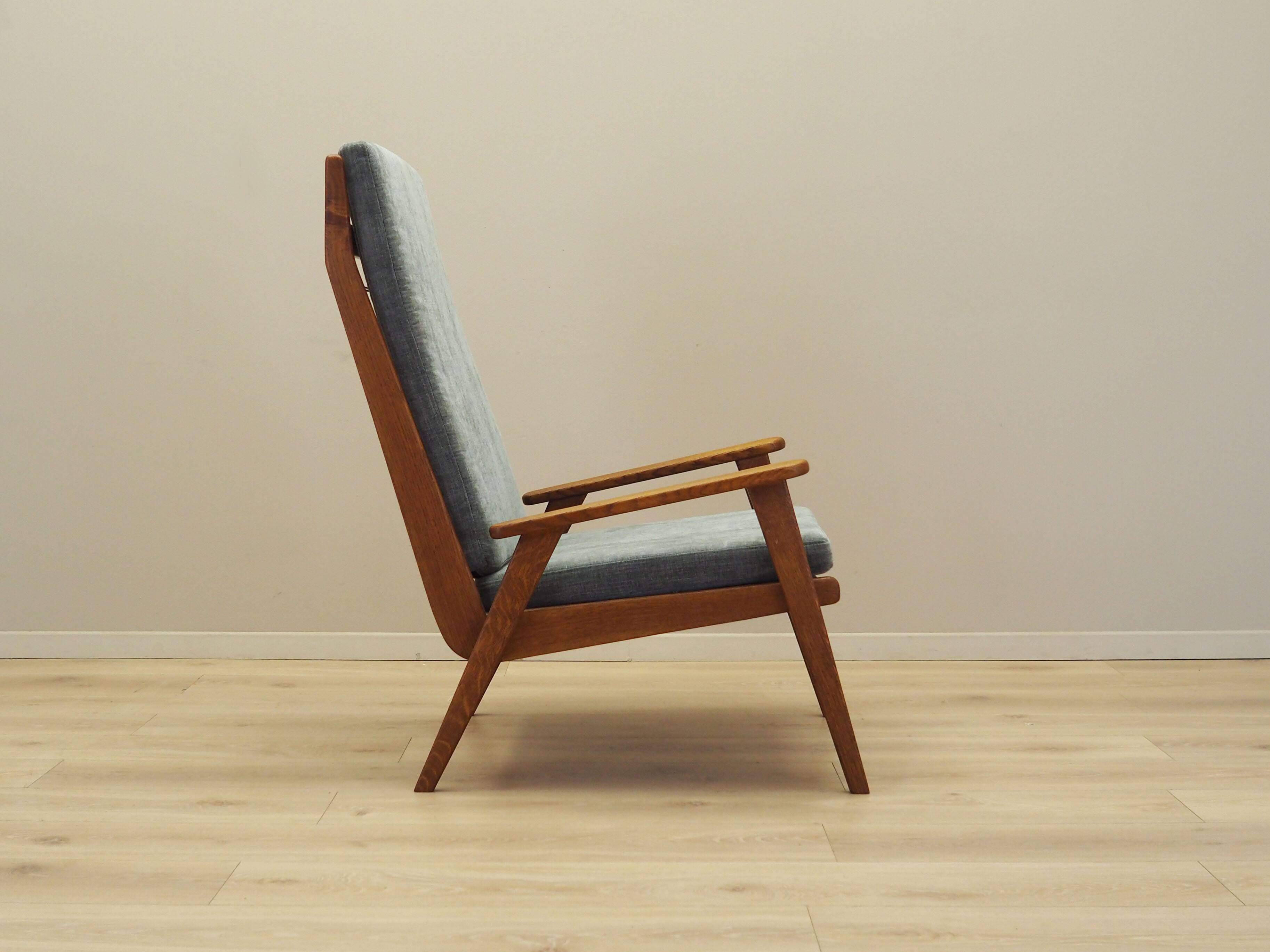 Fauteuil en chêne, design danois, années 1970, production : Danemark