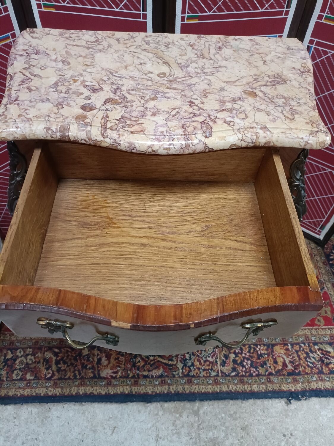 Chiffonier ou semainier style Louis XV, marqueté et marbre