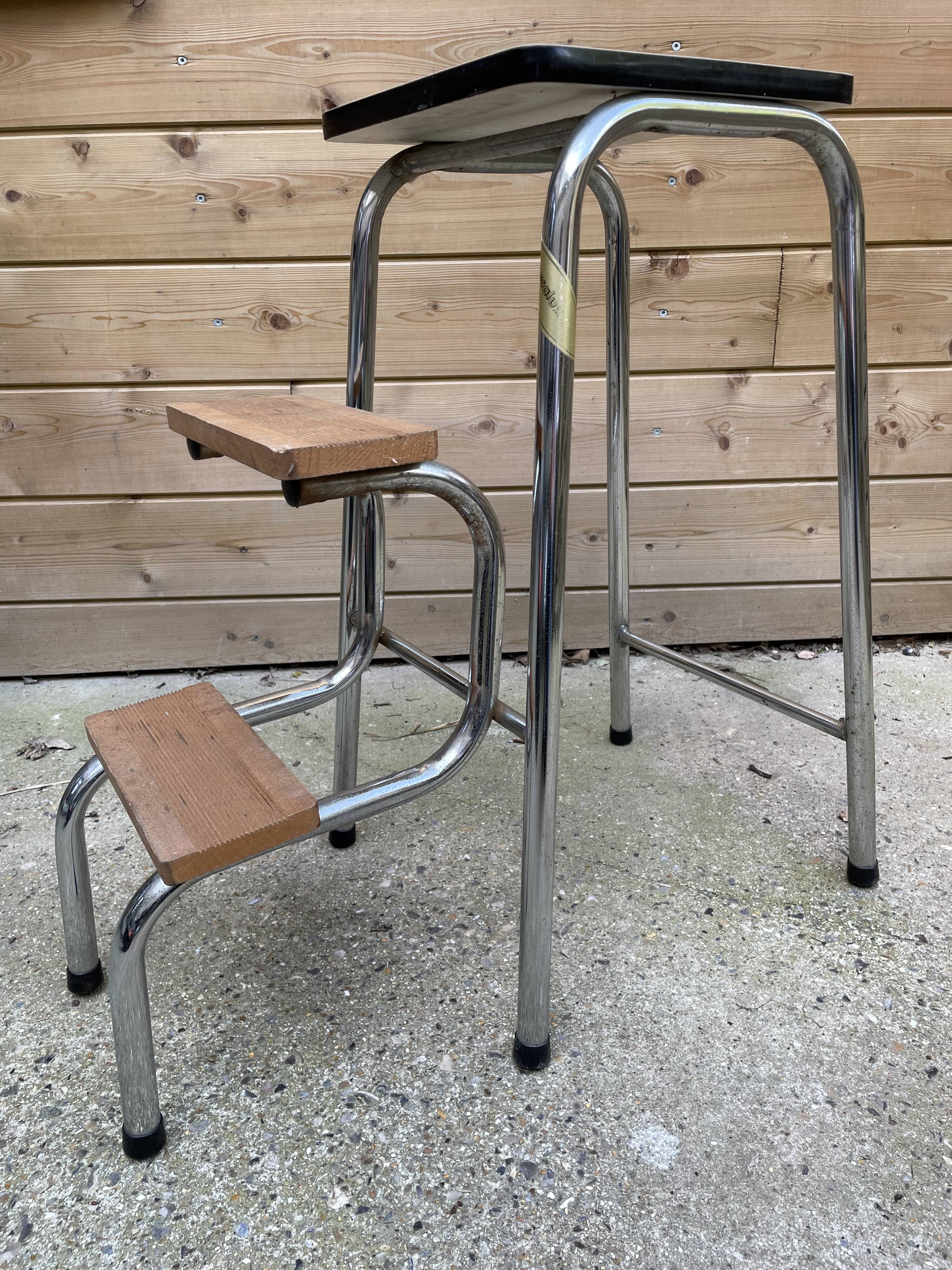Stepladder stool in vintage formica