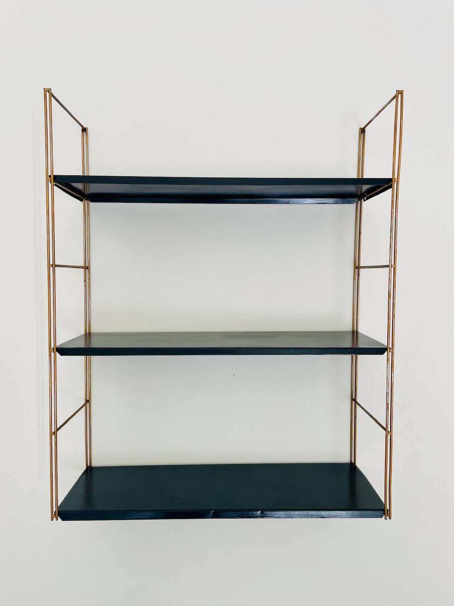 Etagère murale vintage modulable, metal et laiton circa 1960s
