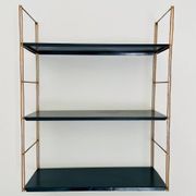 Etagère murale vintage modulable, metal et laiton circa 1960s
