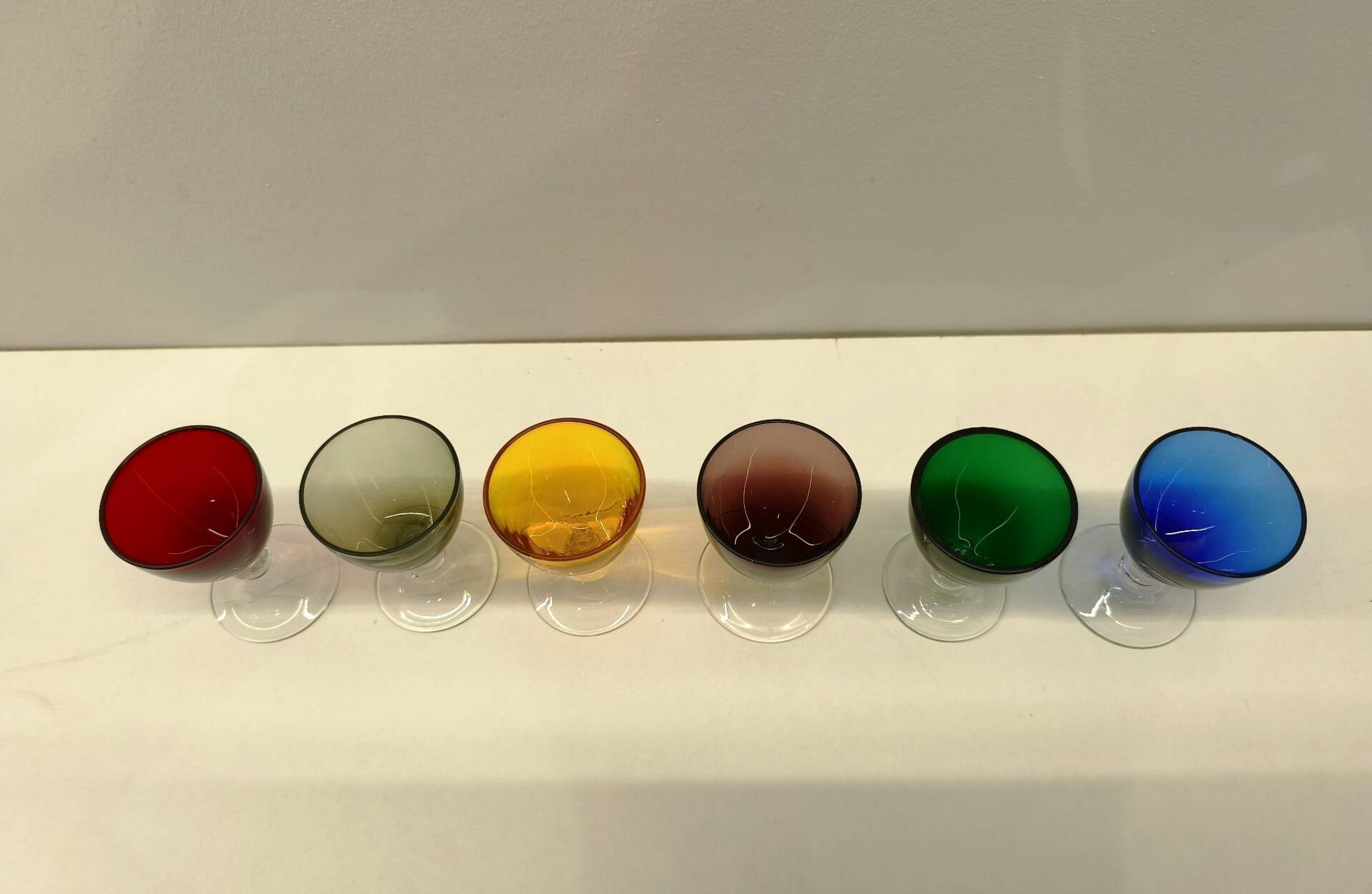 Set of 6 vintage multicoloured liqueur glasses (1960s/70s)