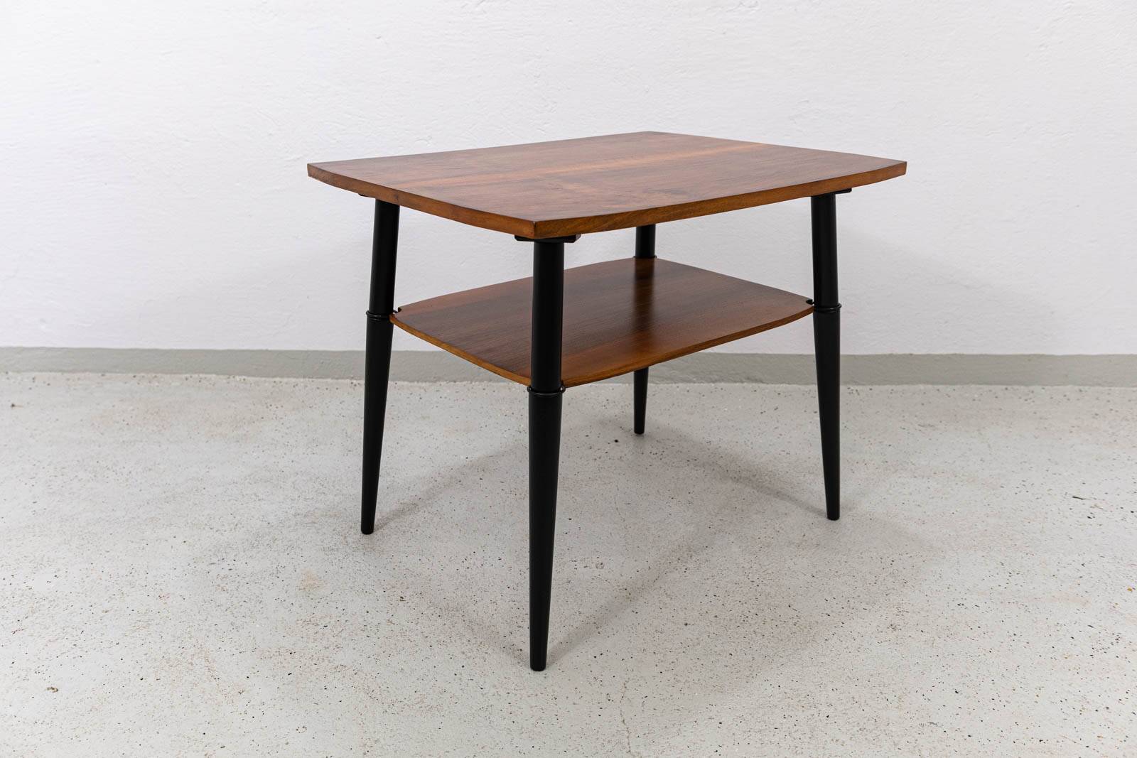 Vintage walnut coffee table, Poland, 1960s