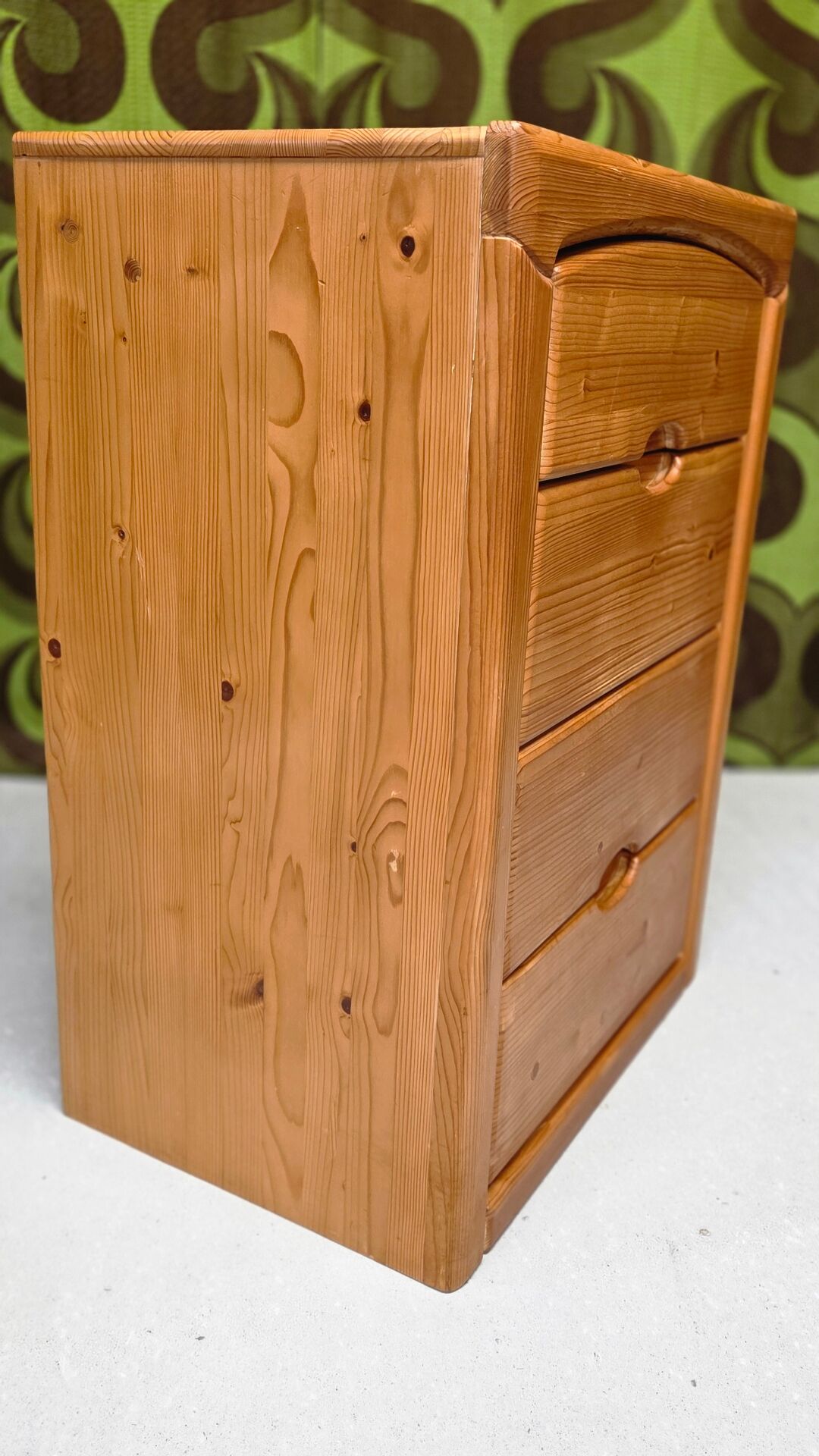Vintage solid pine chest of drawers Danish Scandinavian style 1980s