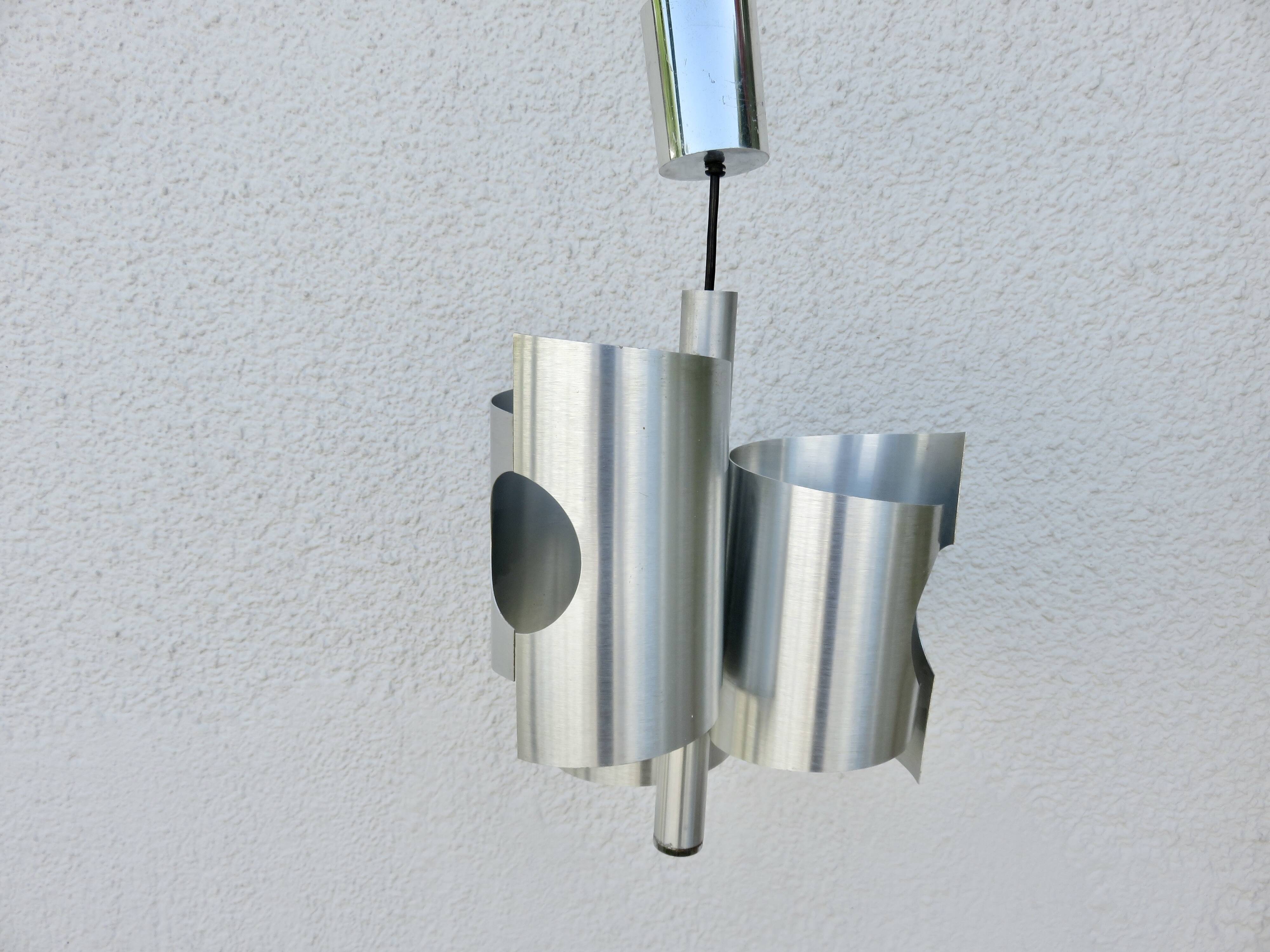Suspension space age, UFO, rockabilly, pure 1970s design.