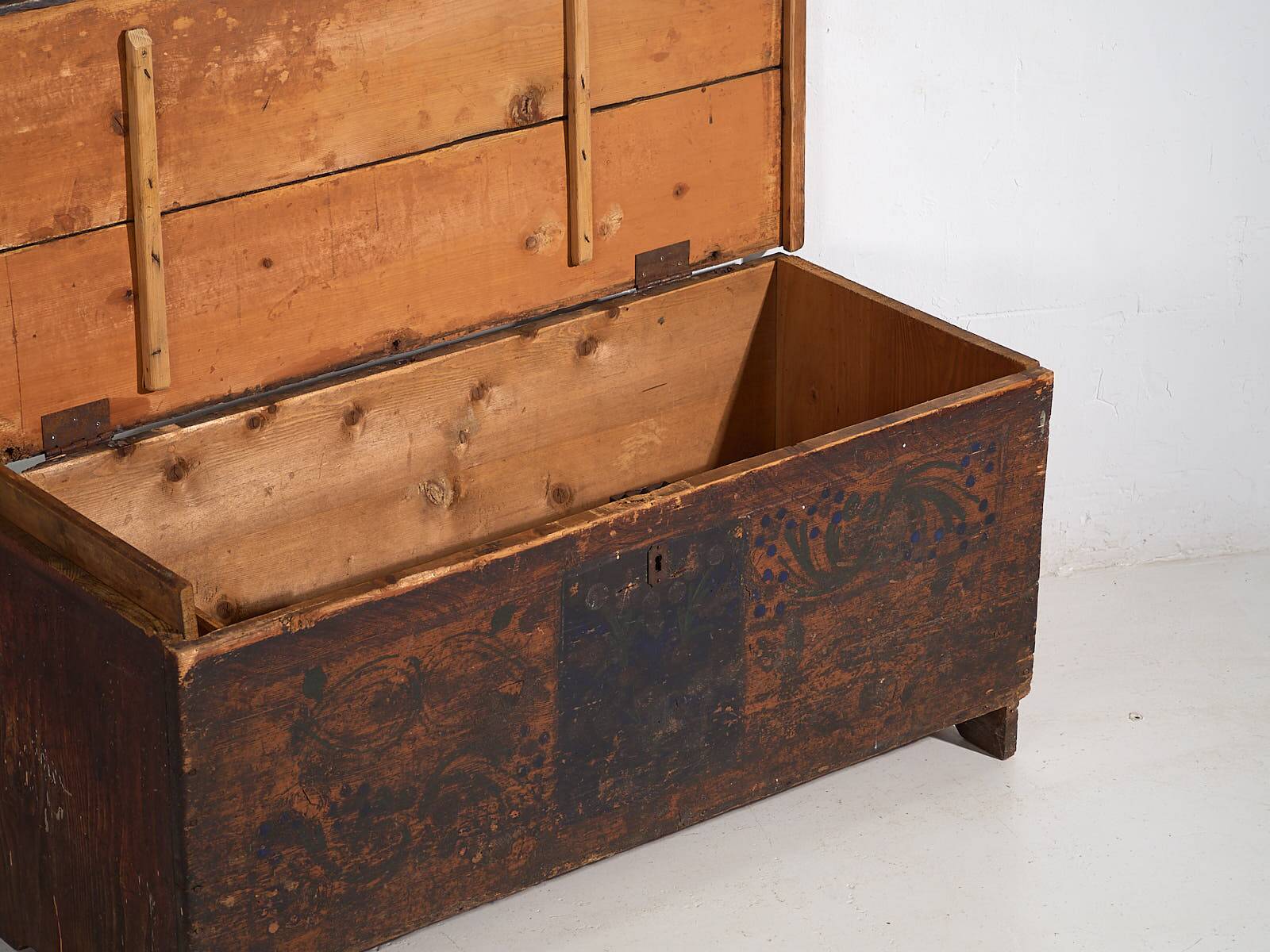 Antique folk art style chest (circa 1920)
