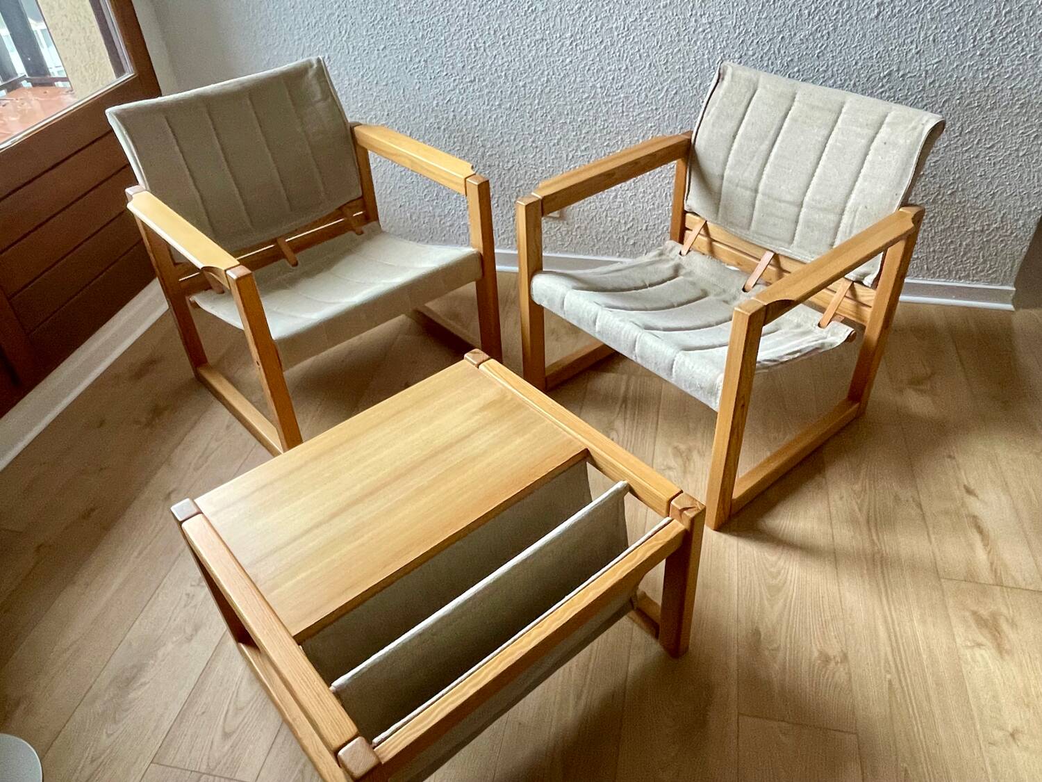 Iconic set of 2 safari armchairs by karin mobring and their coffee table – vintage ikea design in solid pine, vintage
