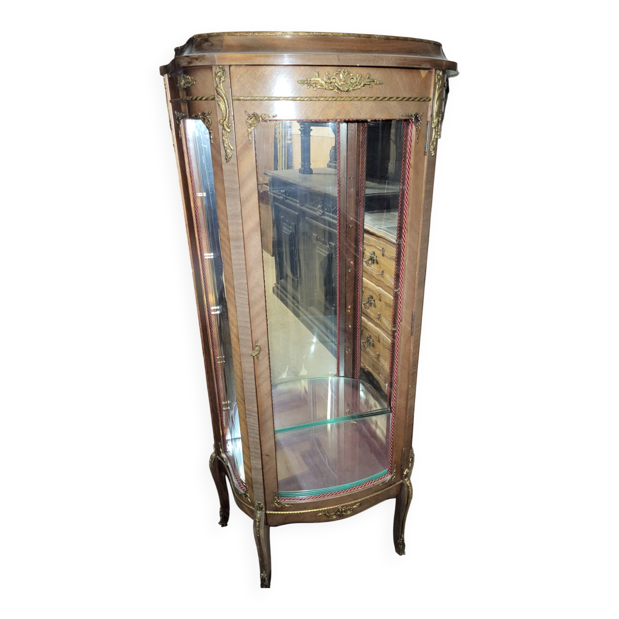Display cabinet LXVI in walnut
