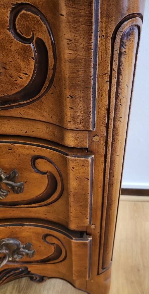 Chest of drawers with walnut drawers