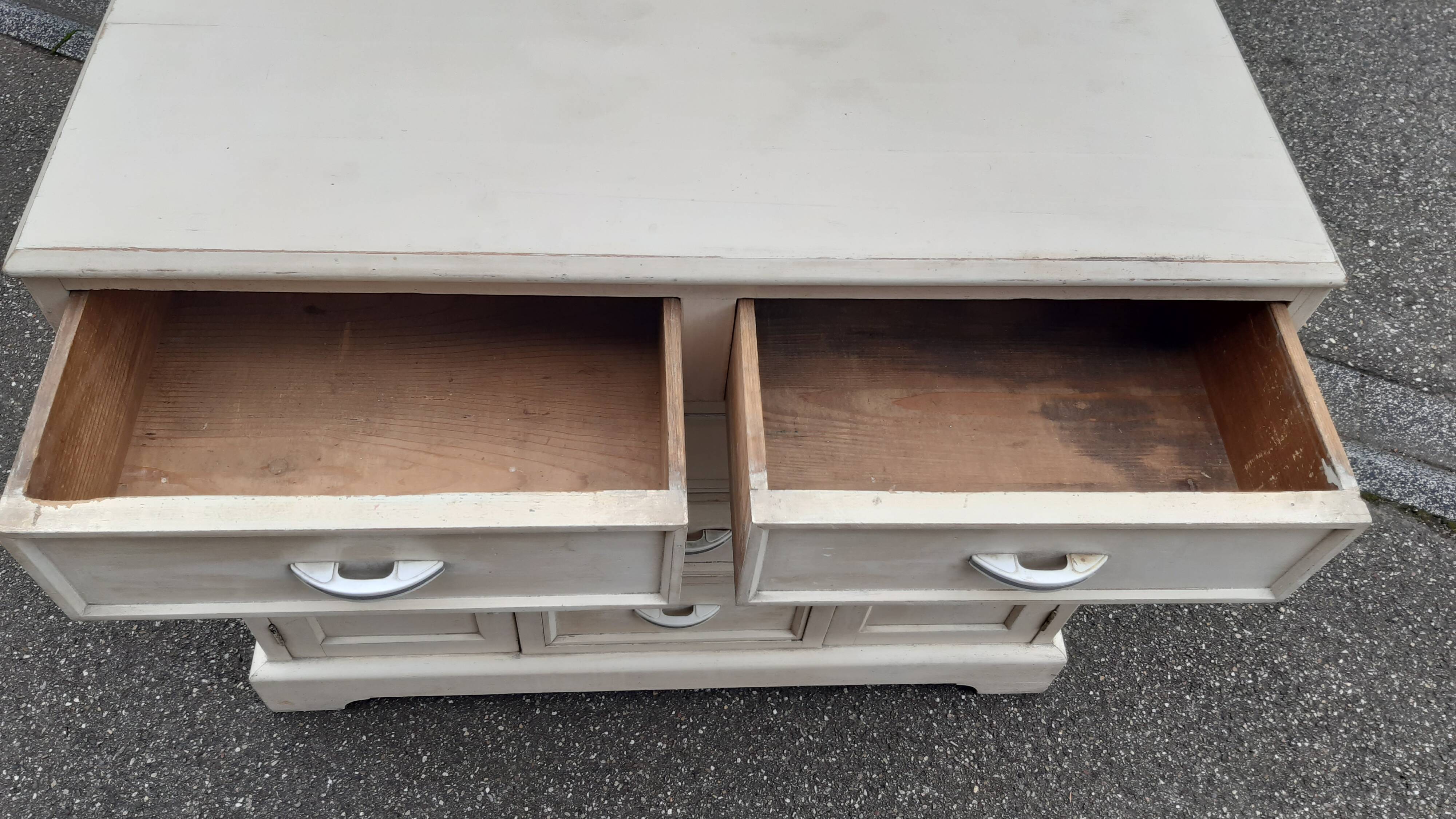 Commercial furniture with drawers