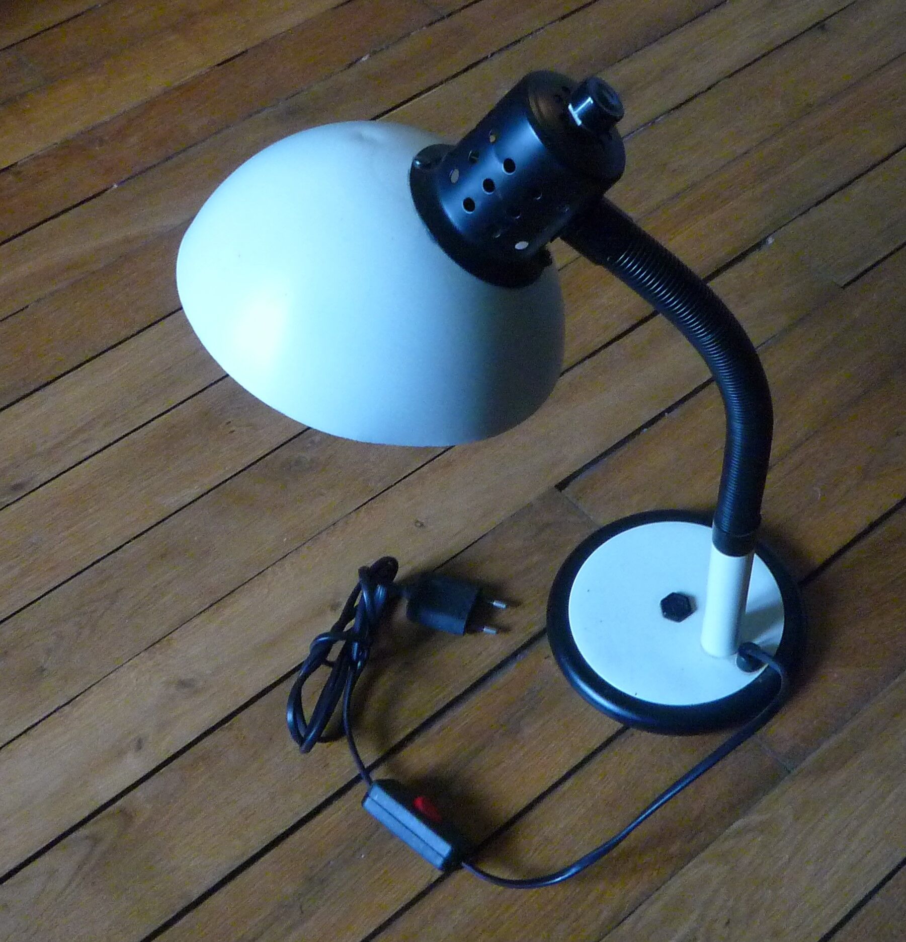 White articulated desk lamp, vintage 1960s