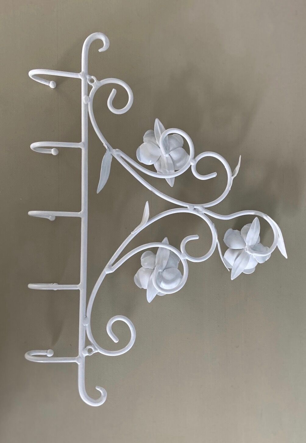 Metal wall towel rail