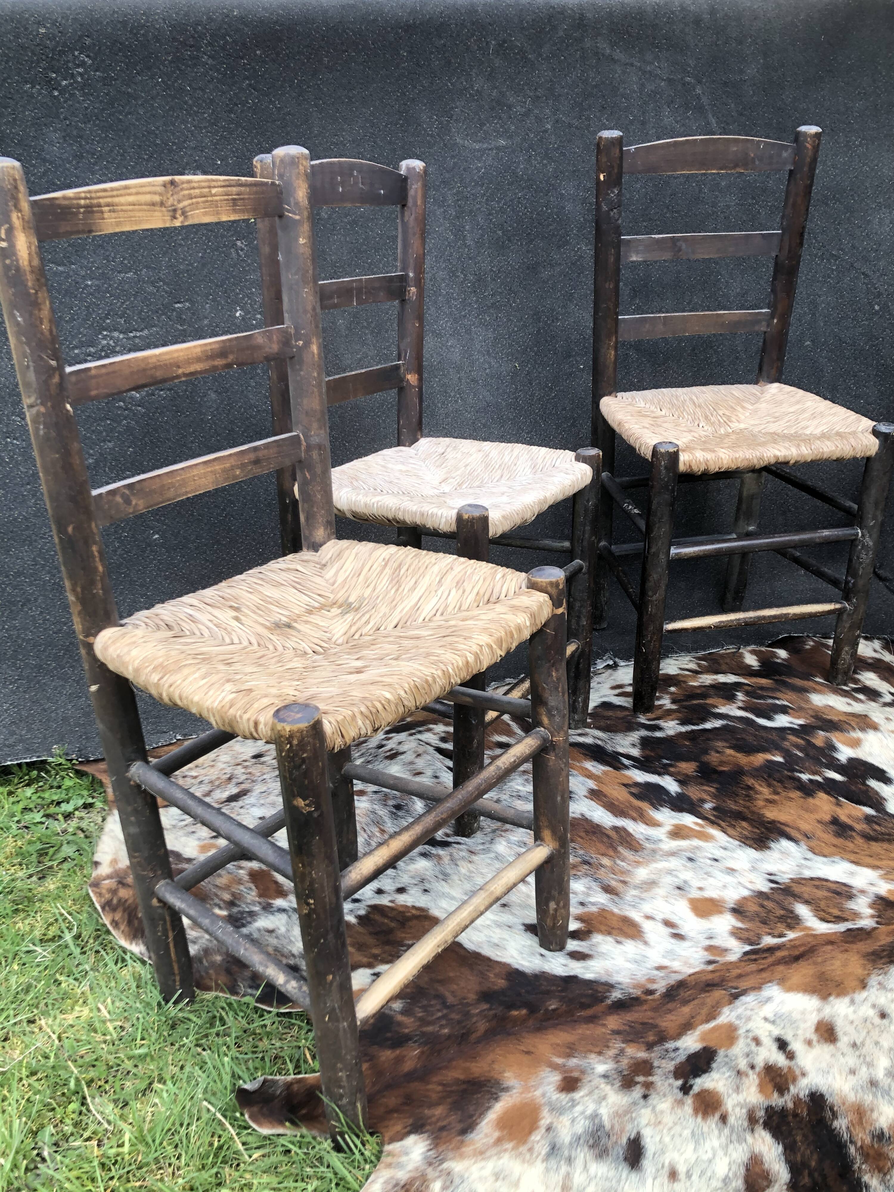 5 chairs straws 1960