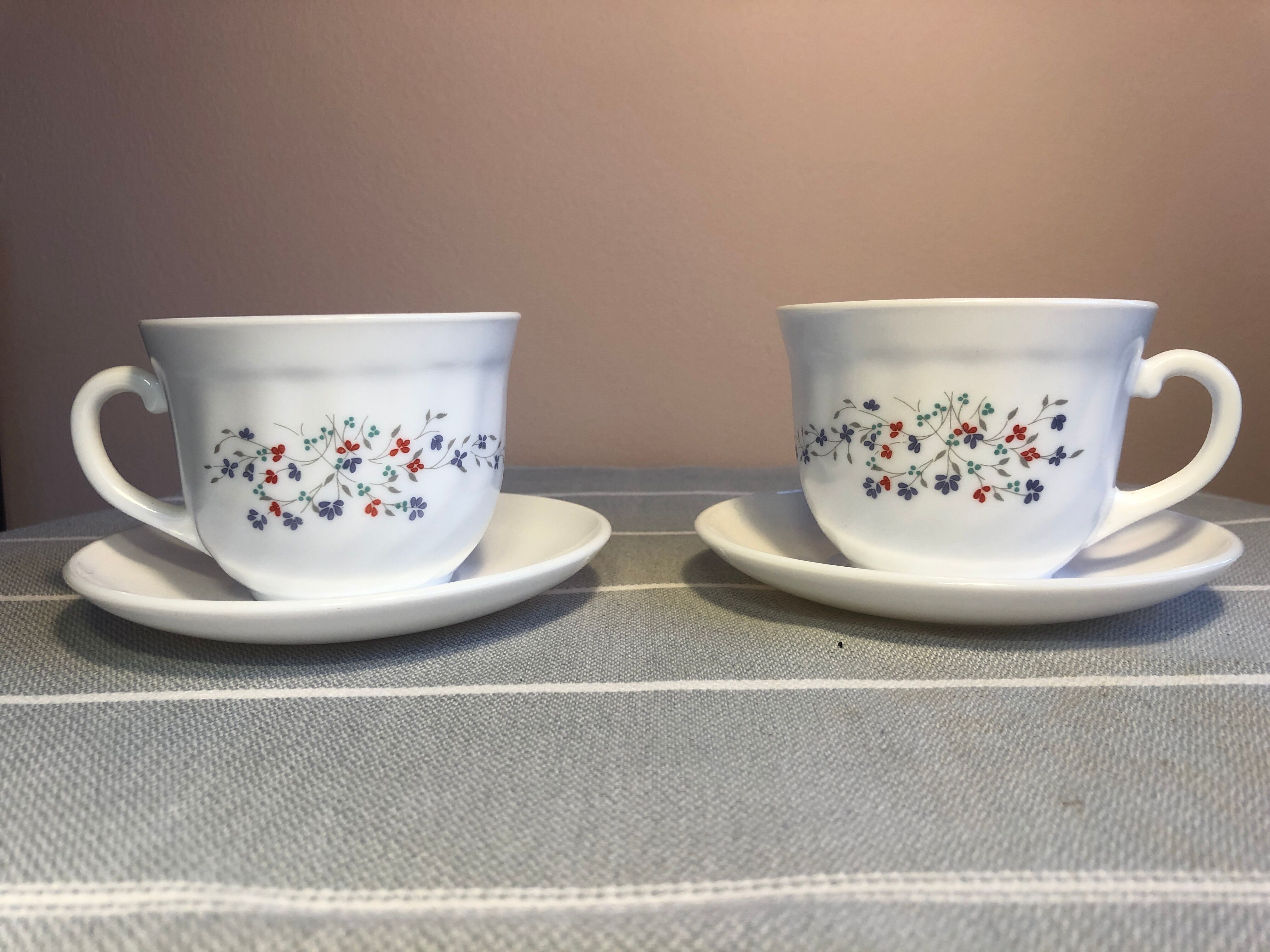 Arcopal cups and under cups decoration liberty, vintage 80's