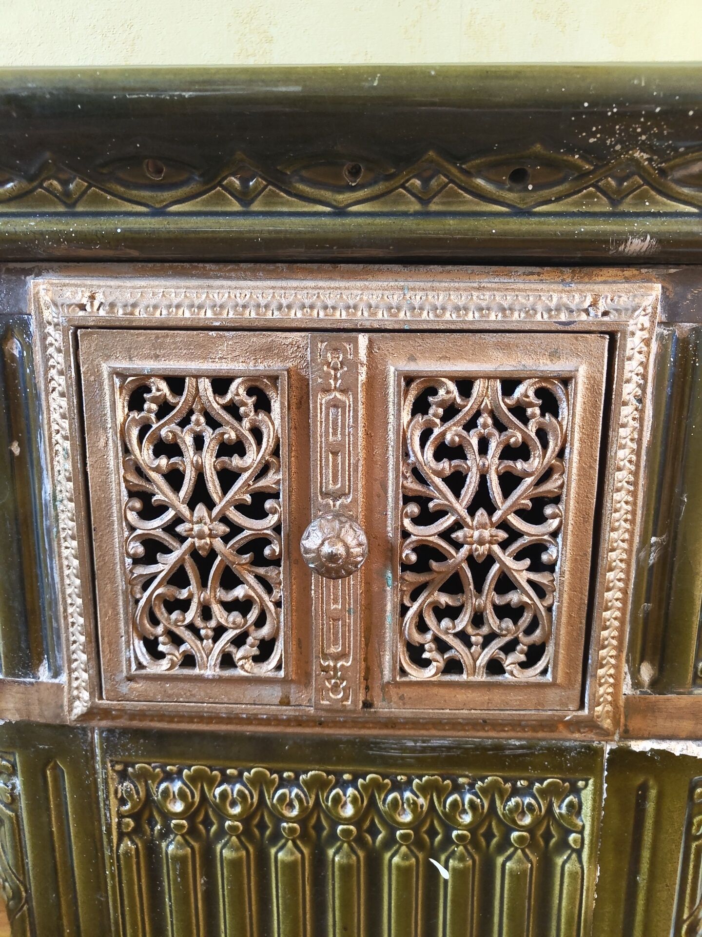Cheminée poêle céramique et fonte type prussien