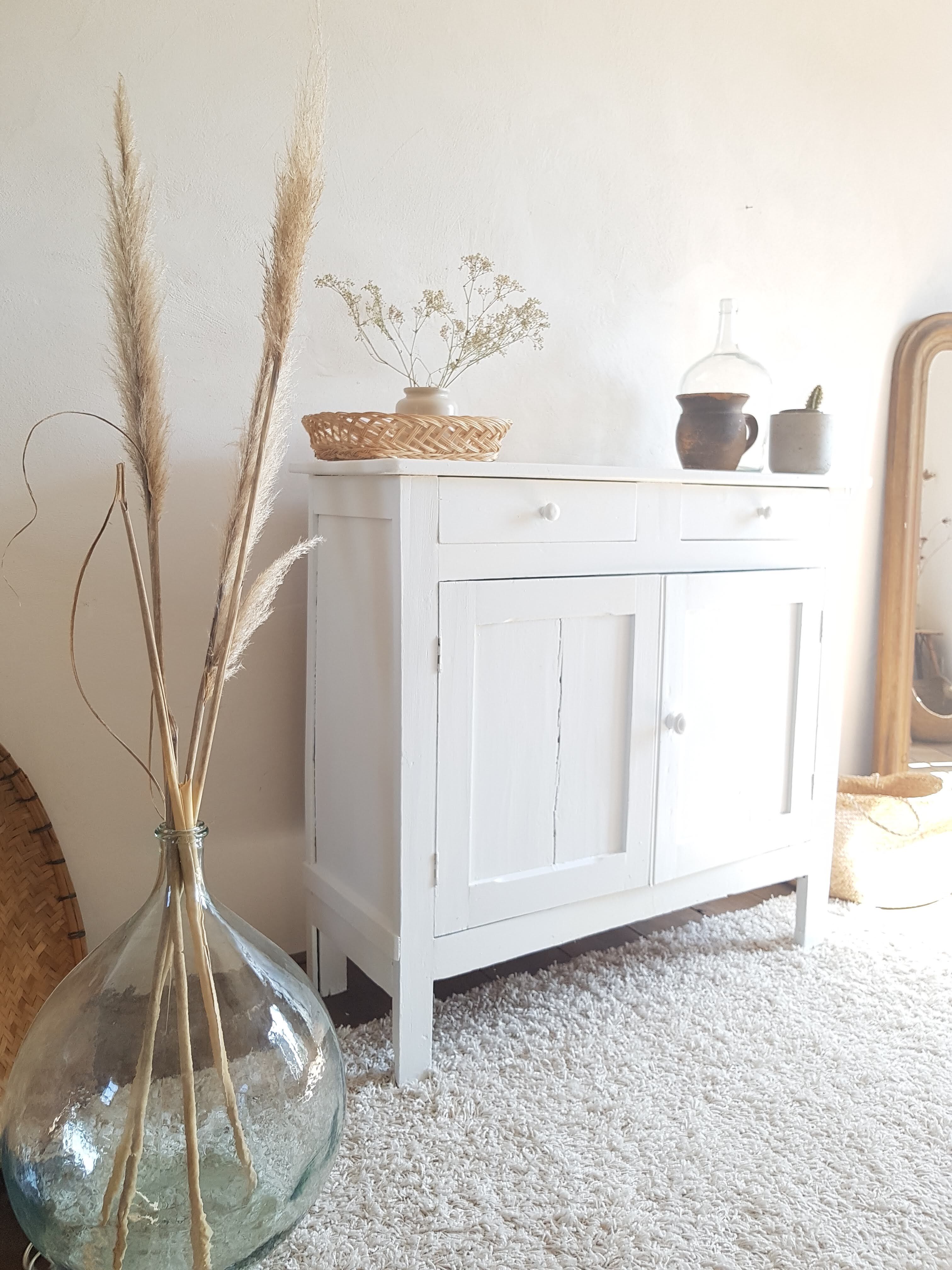 Old white Parisian buffet