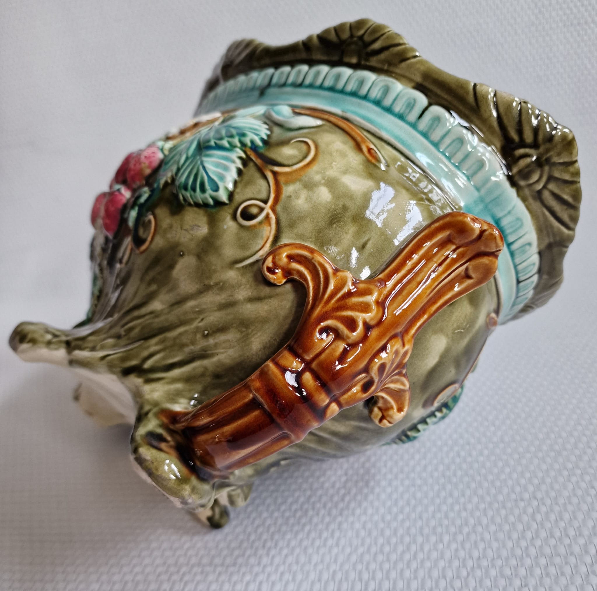 Onnaing planter in Majolica floral pattern with strawberry-shaped accents - France 1900