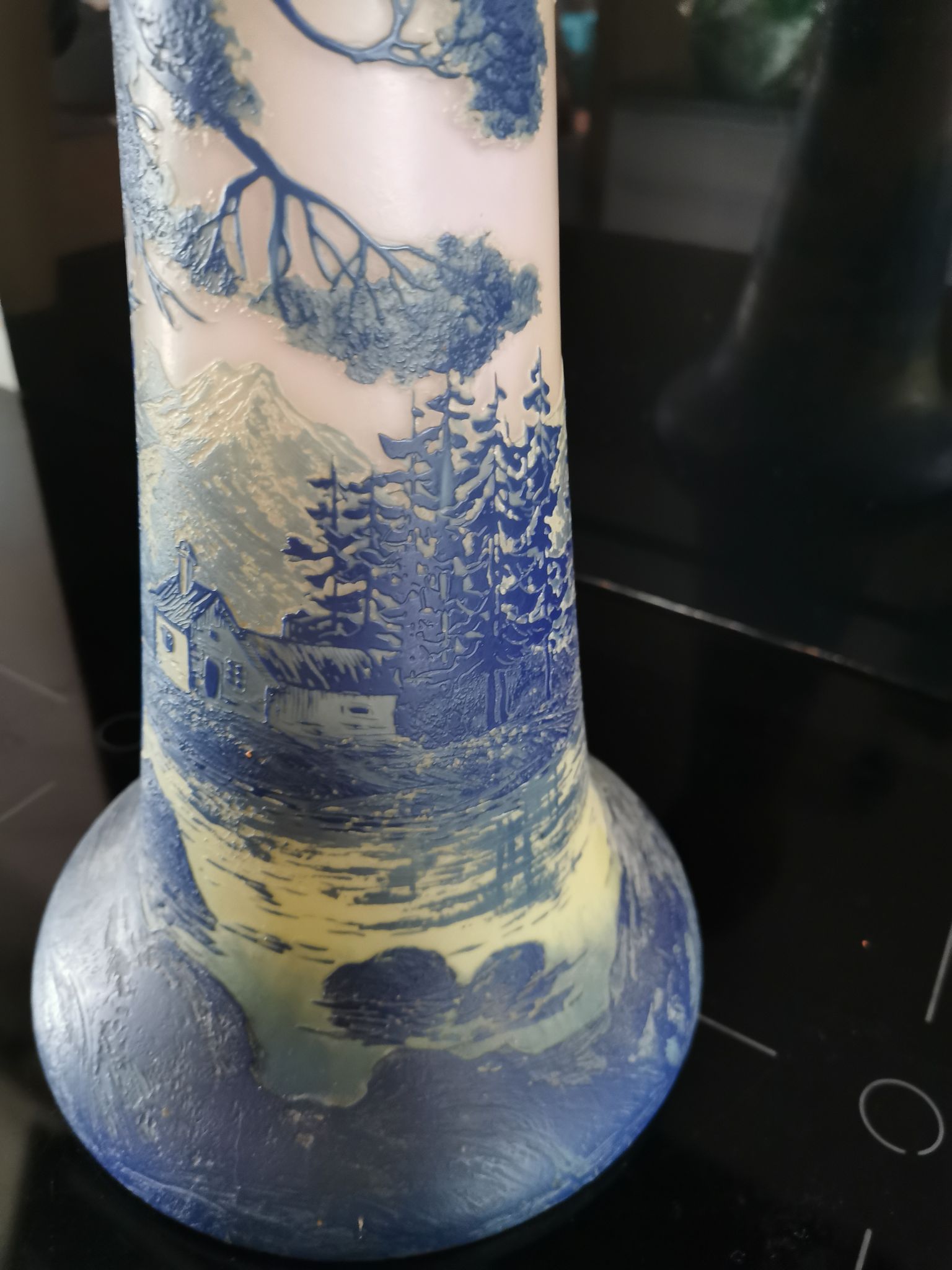 Glass paste vase must