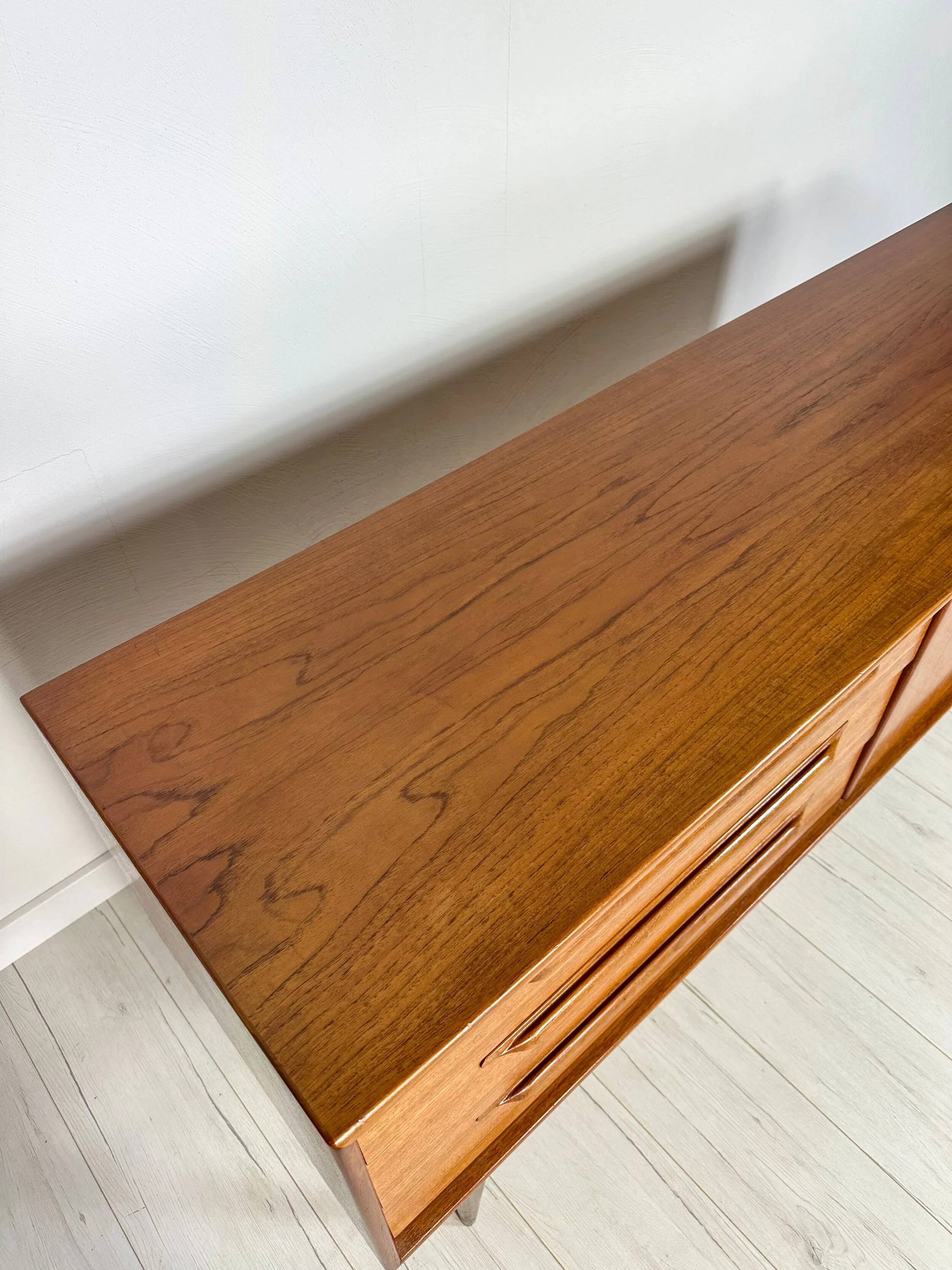 Buffet latéral vintage en teck des années 1960 par Heinrich Riestenpatt pour RT Möbel