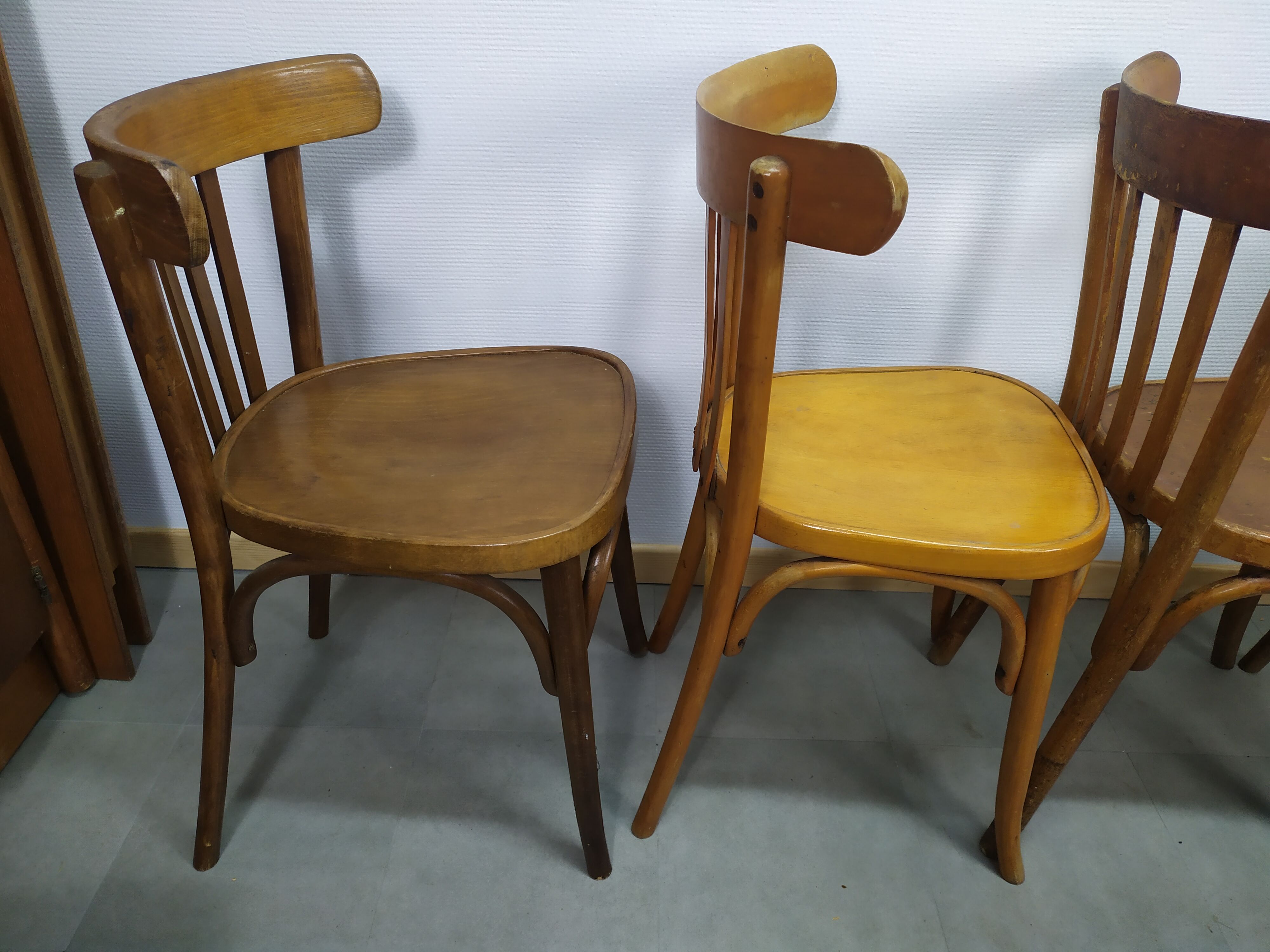 Lot de 4 chaise de bistrot en bois vintage
