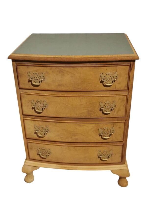 Petite commode ancienne aéro-gommée