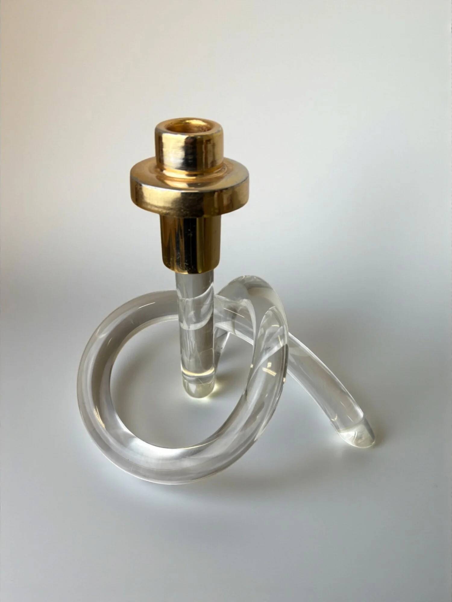 Pretzel candlestick by Dorothy Thorpe in lucite, circa 1970s