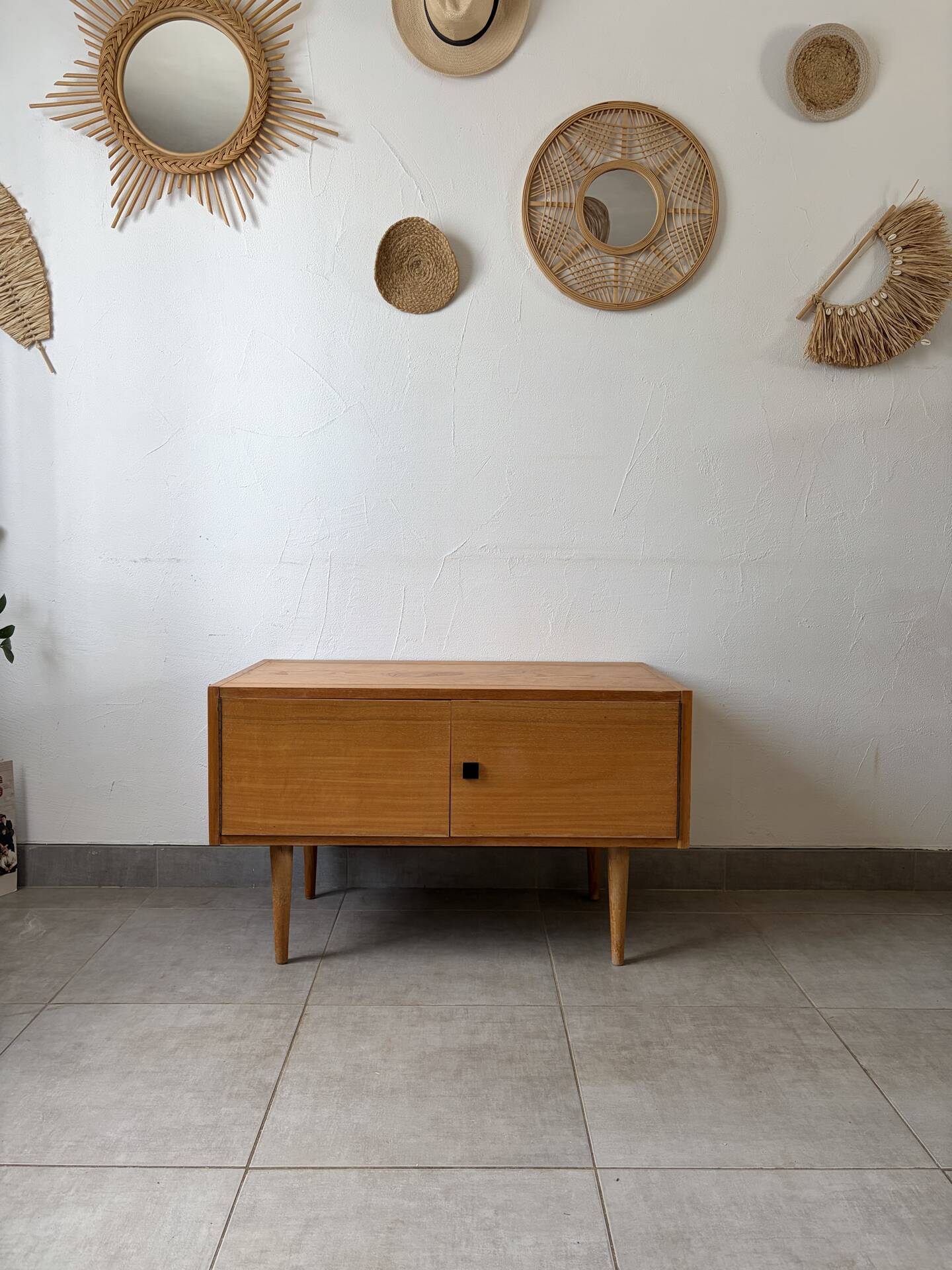 Vintage TV unit / sideboard