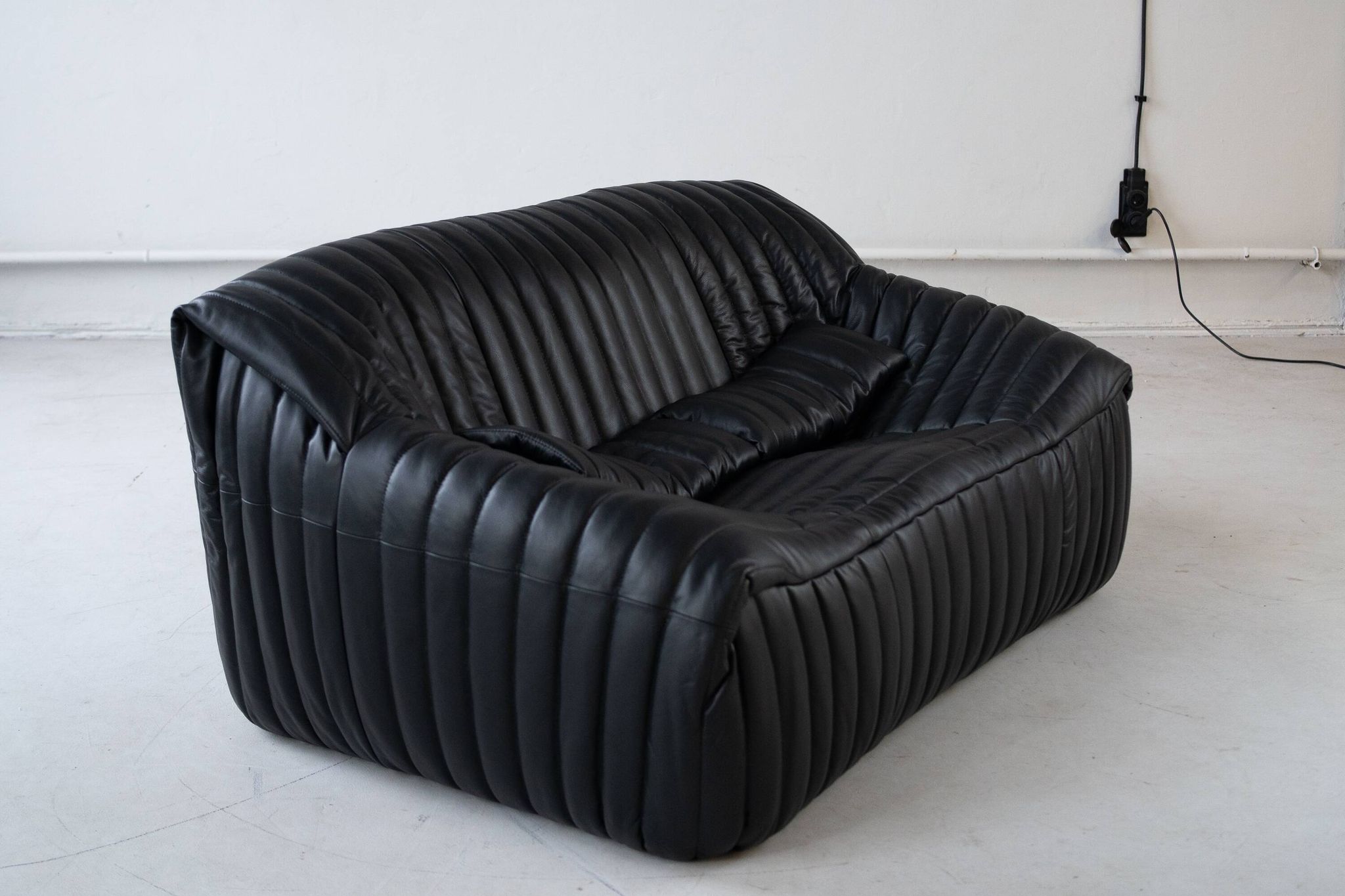 Sandra Set by Annie Hieronimus for Cinna – Black Leather Lounge Collection