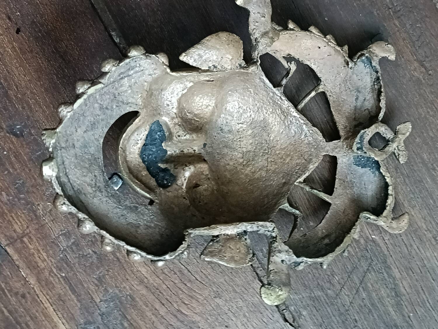 African bronze mask