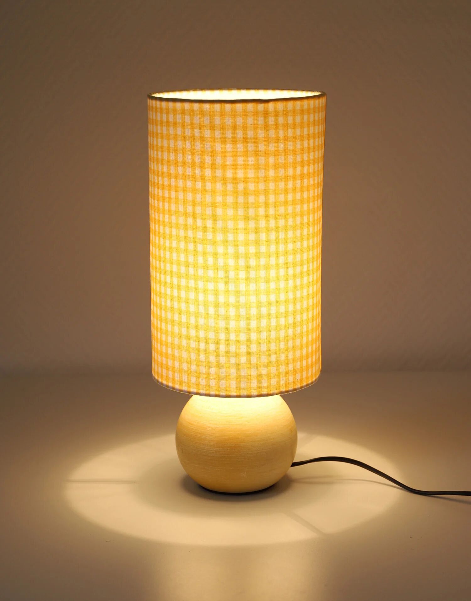 Vintage table lamp – Turned wood and yellow Vichy