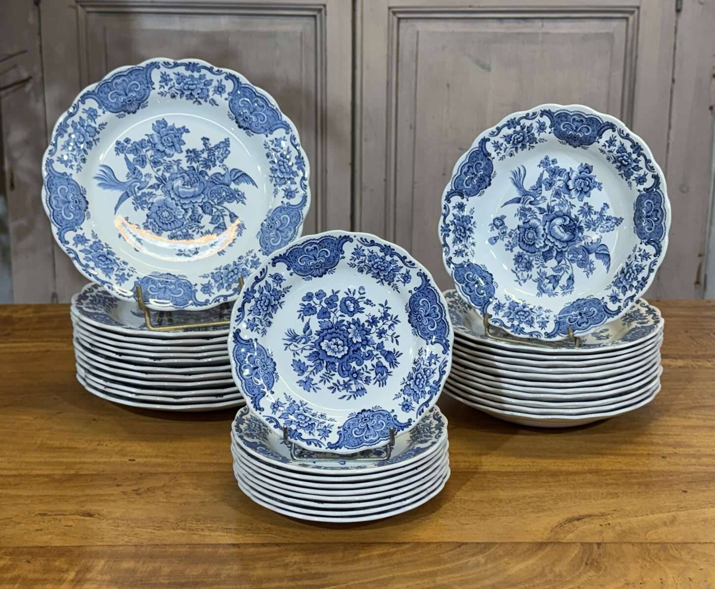 English porcelain service Ridway Staffordshire from the 1980s.