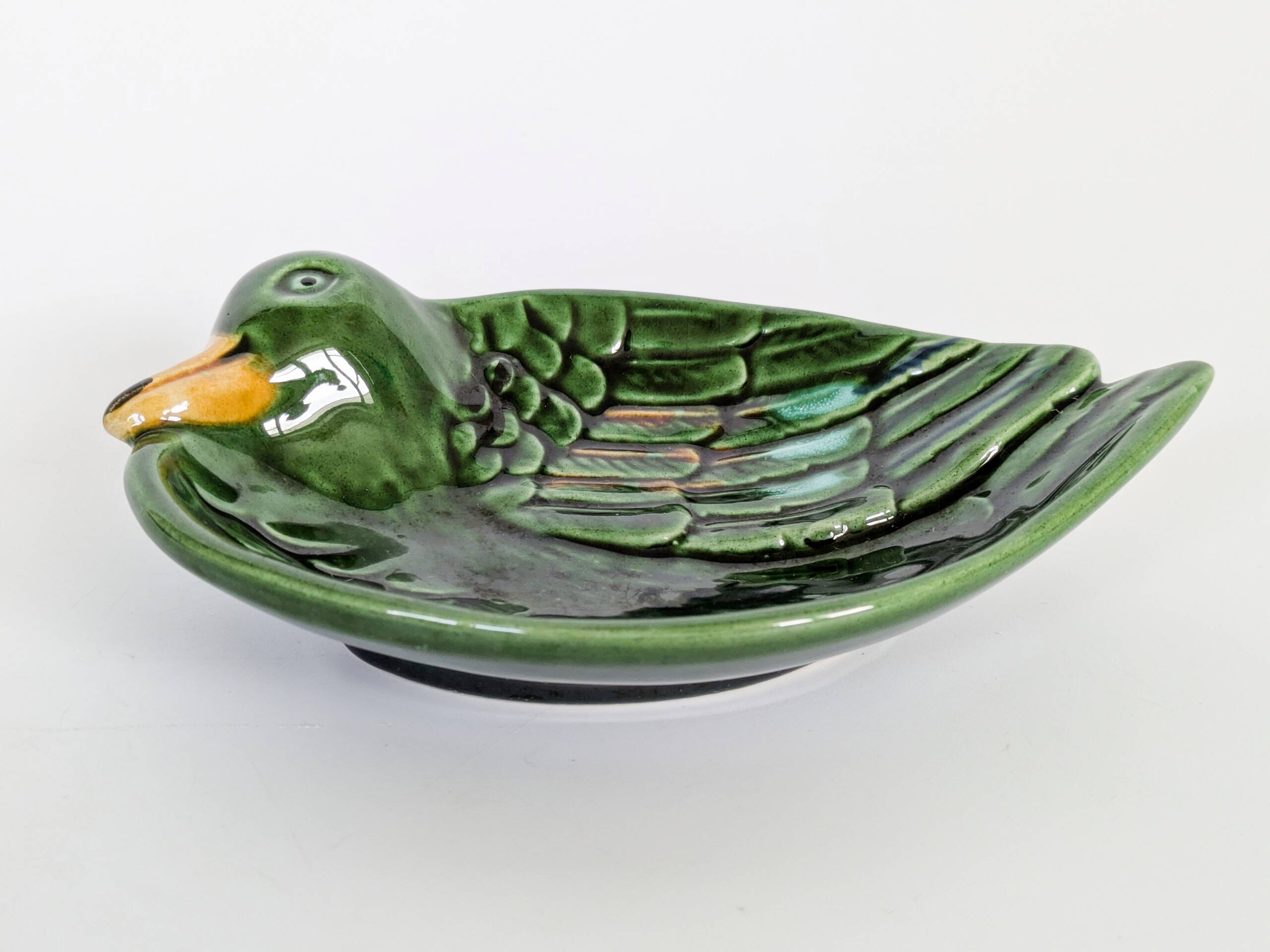 Vintage green ceramic duck dish, pocket tray or soap holder.