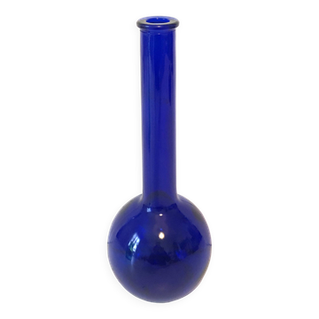 Single-flower vase