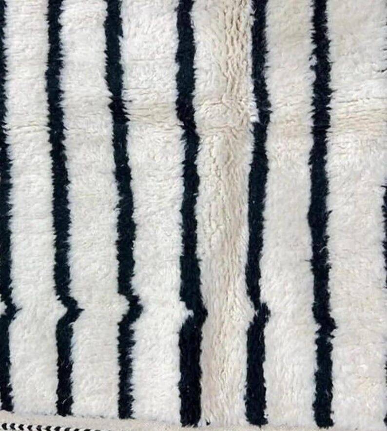 Handmade traditional pure wool rug size 2/3 m
