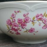 Porcelain salad bowl of the Gien earthenware factory model "peach blossoms"