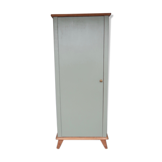 Wooden cloakroom